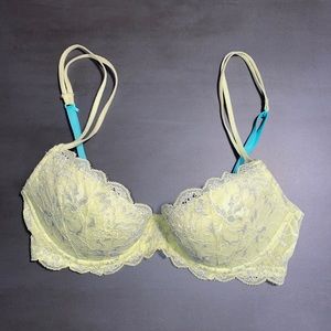 Adorable dainty Victoria’s Secret Pink bra